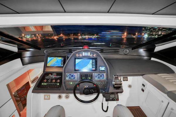 68ft Pershing Sky cockpit